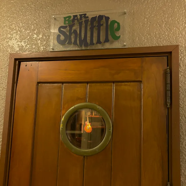 店舗の入り口ドア